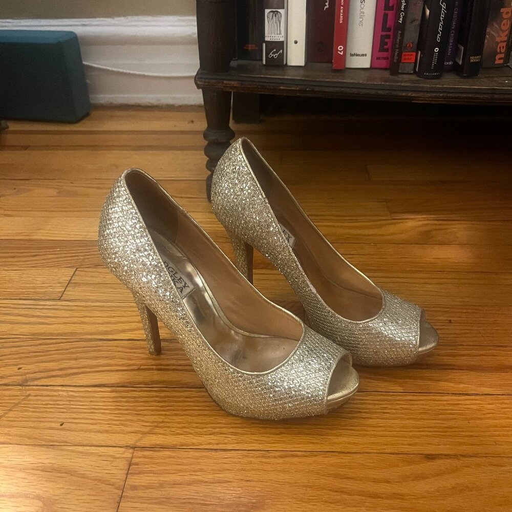 Badgley Mischka Metallic Gold Glitter Open Toe Pumps Worn once to my wedding!